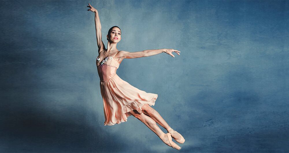 Ana Sophia Scheller bailará dos clásicos rusos de Petipa: el virtuosismo del pas de deux de Don Quijote y el lirismo de El lago de los cisnes.