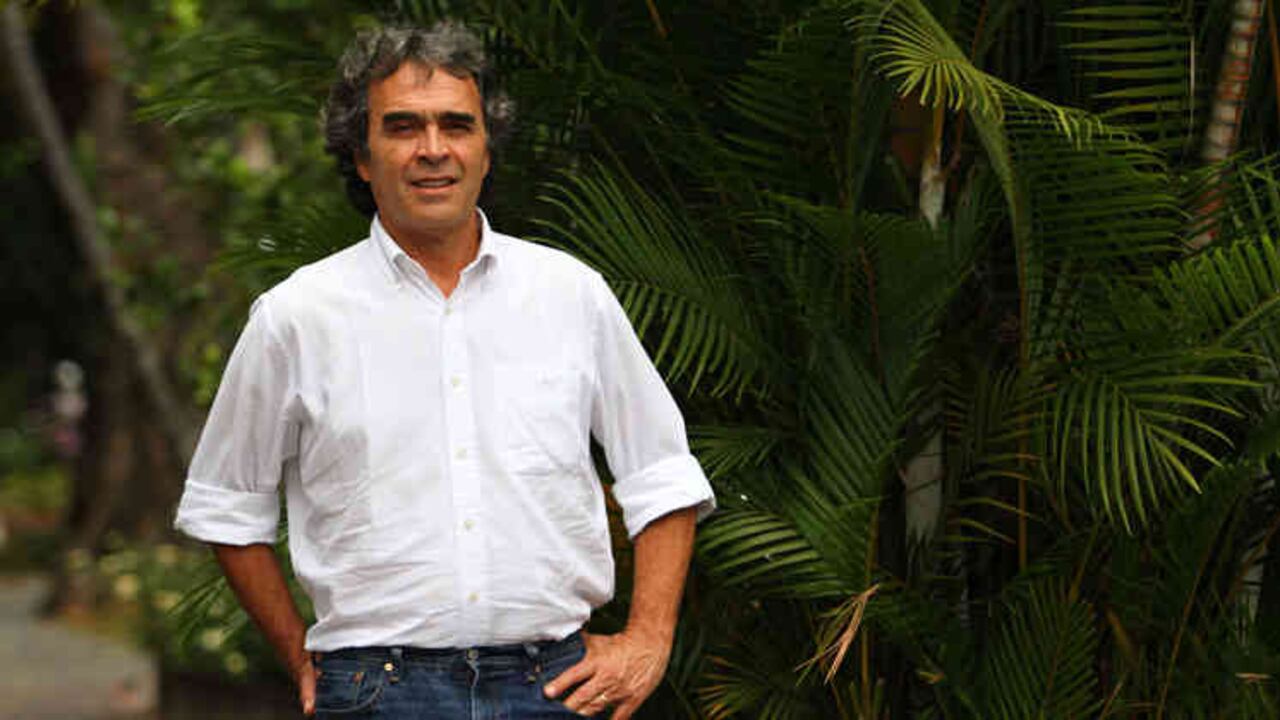 El matemático Sergio Fajardo puede representar un giro para la política nacional en caso de llegar a la Presidencia. Foto: Pablo Andrés Monsalve / Semana