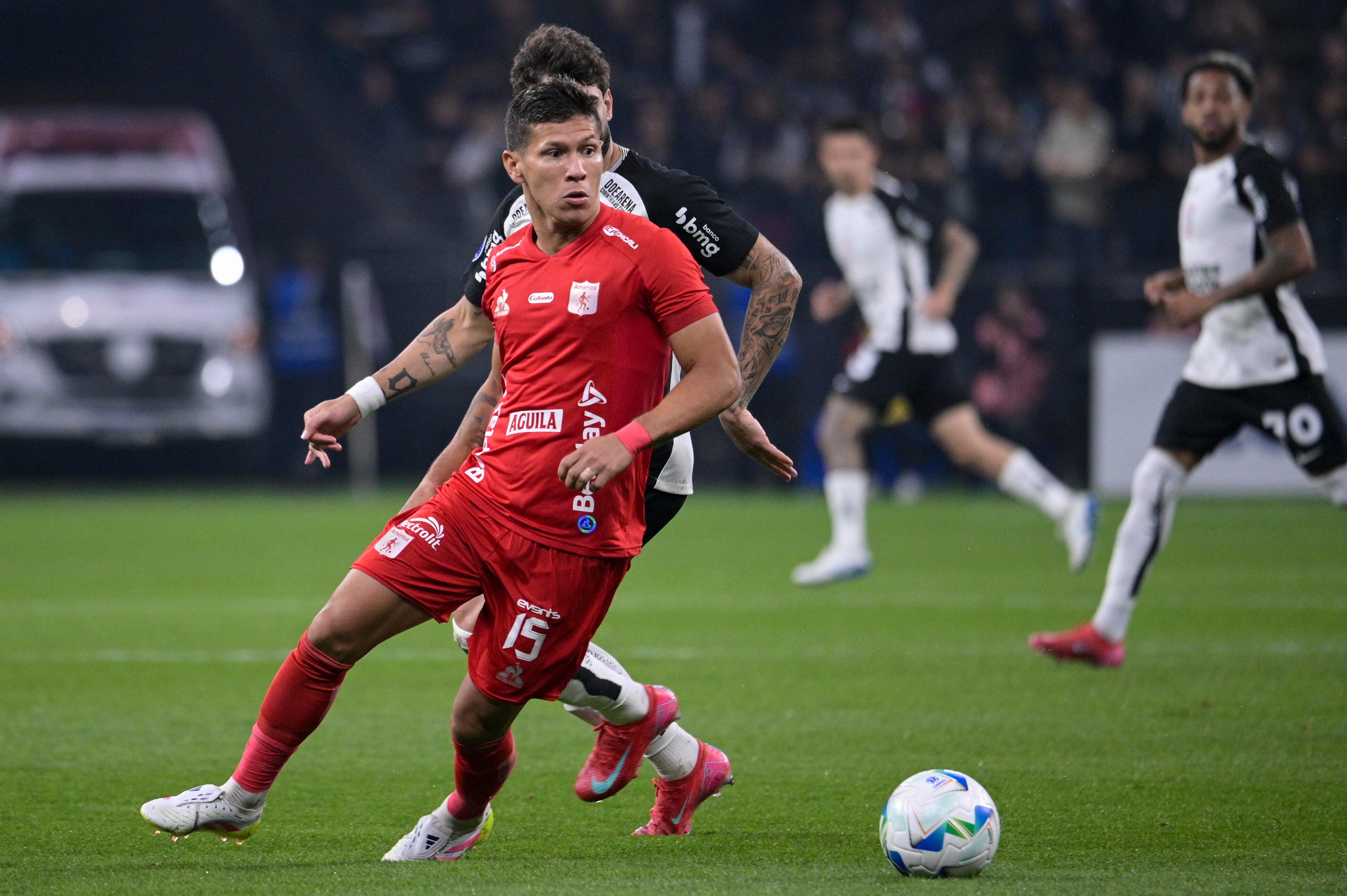 Rafael Carrascal en el juego de América de Cali.