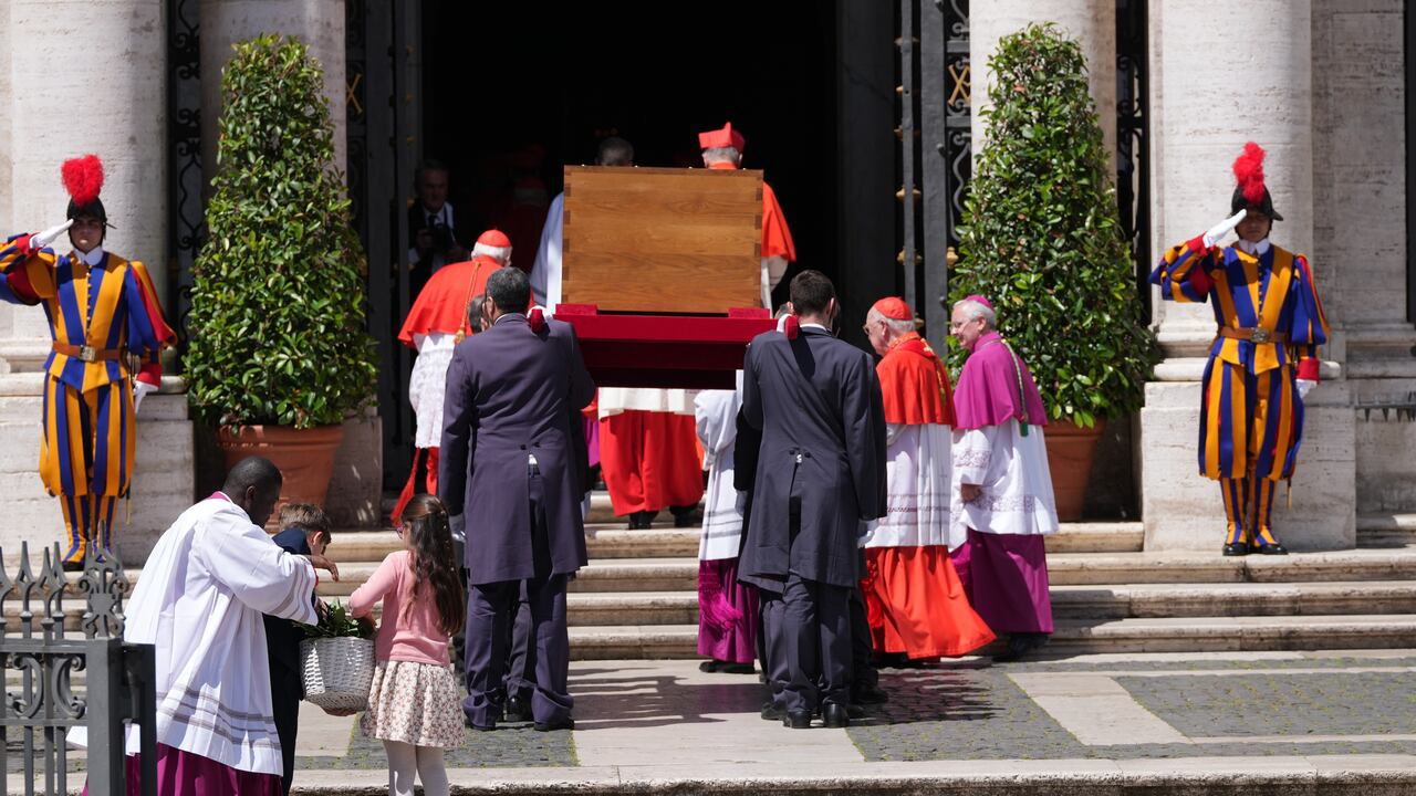 Su entierro en la basílica de Santa María la Mayor de Roma.