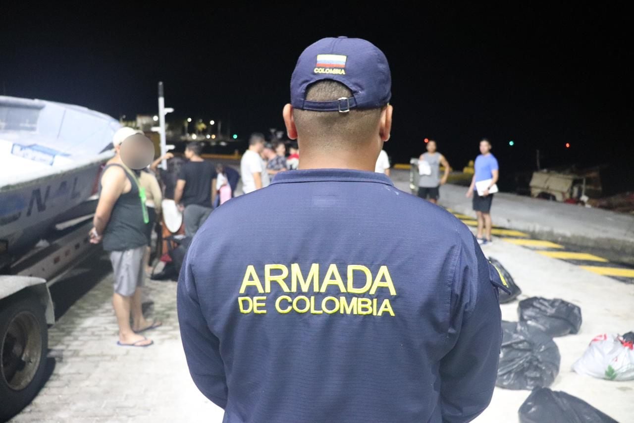 Armada rescata a 25 migrantes, entre ellos ocho menores, que viajaban de San Andrés a Centroamérica en busca del ‘sueño americano’