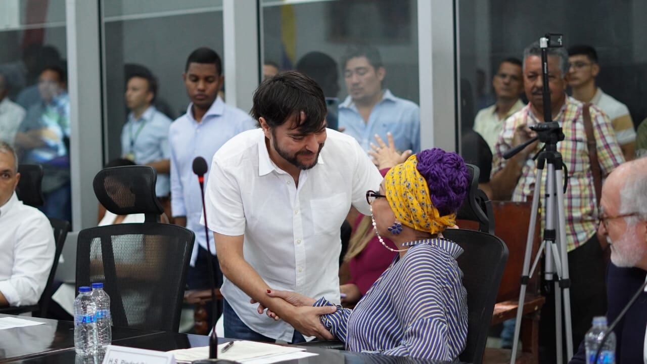 Piedad Córdoba estuvo en la sesión descentralizada de la Comisión Especial de Ordenamiento Territorial