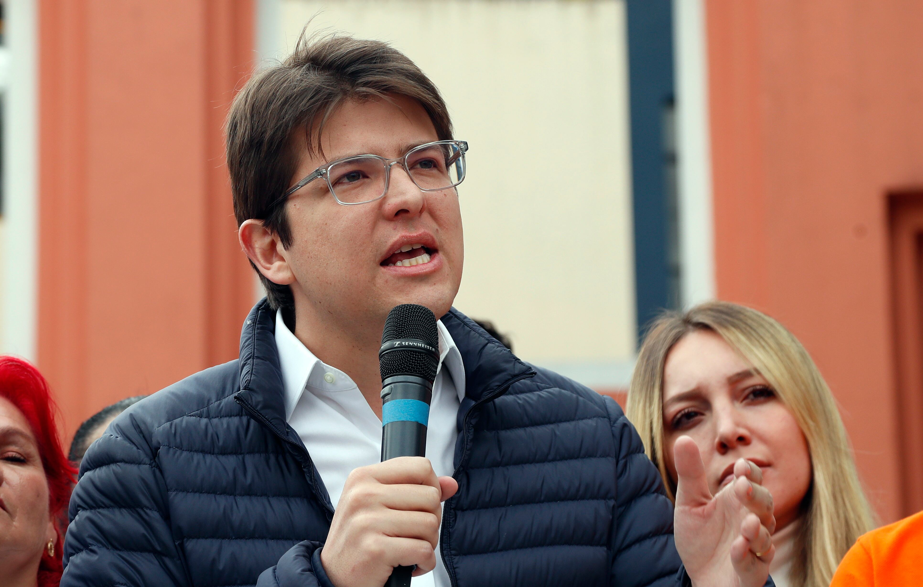 Miguel Uribe Turbay arremete contra Claudia López tras nueva balacera en Bogotá este martes