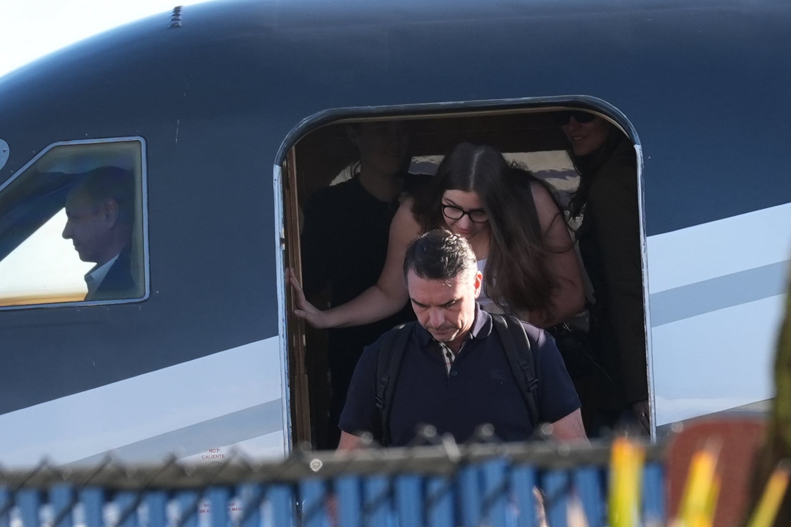 Flávio Bolsonaro llega al Aeropuerto Ejecutivo de Miami-Opa Locka el miércoles 28 de octubre de 2026 en Opa-locka, Florida.