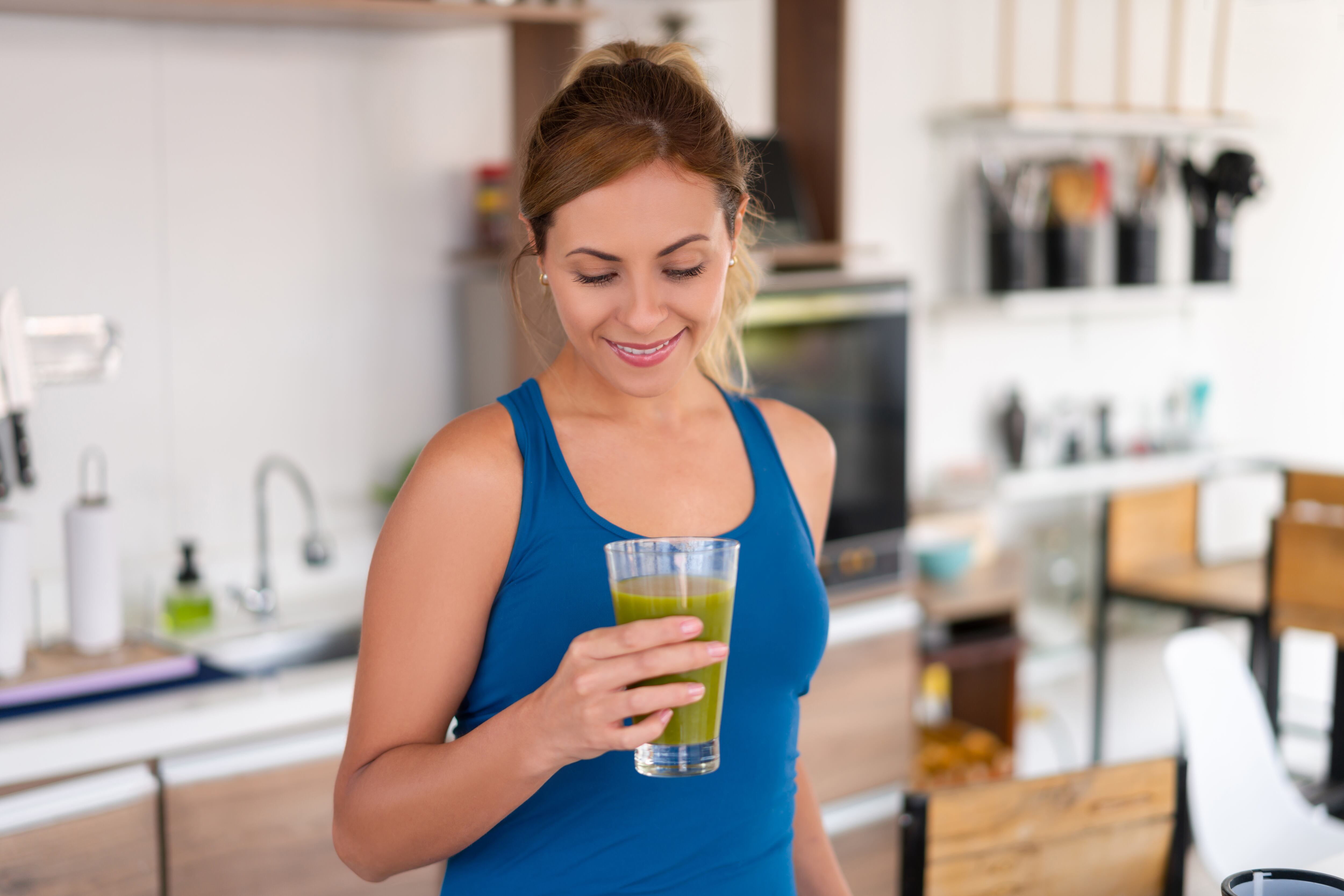 Este jugo se puede preparar fácilmente en cuestión de monitos.