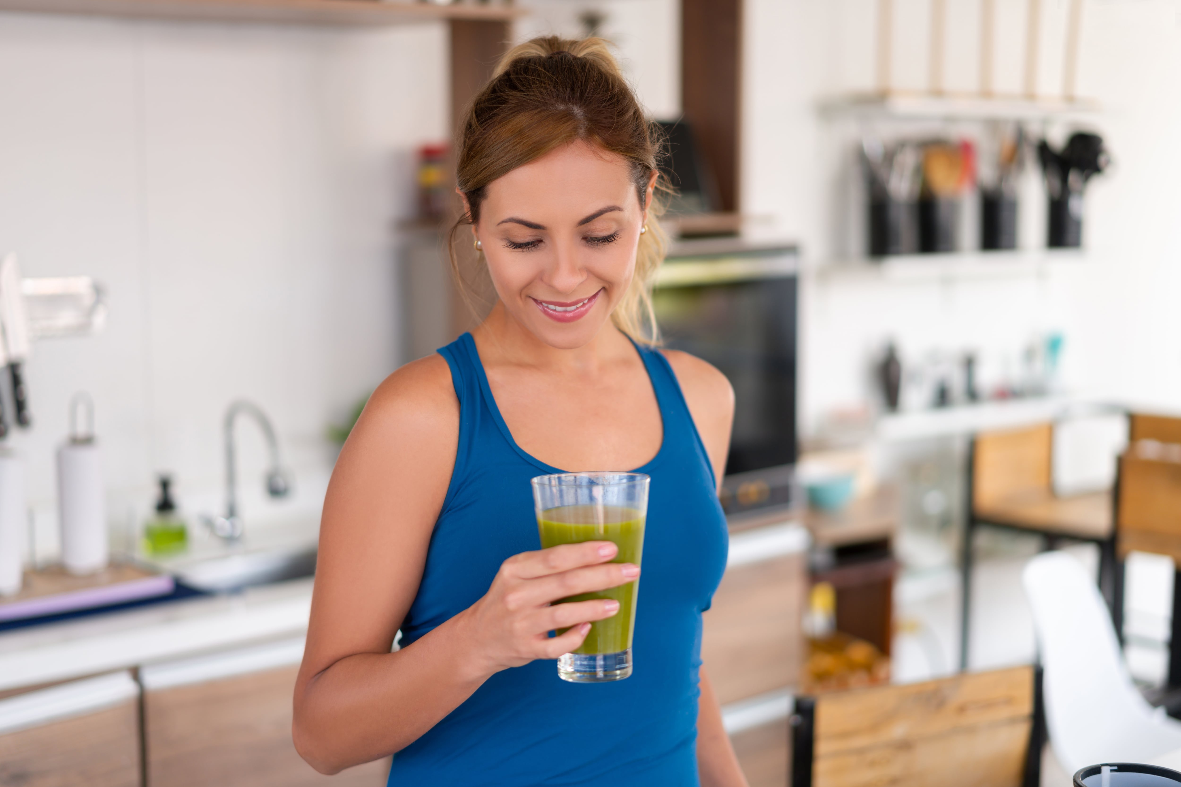 Este jugo se puede preparar fácilmente en cuestión de monitos.