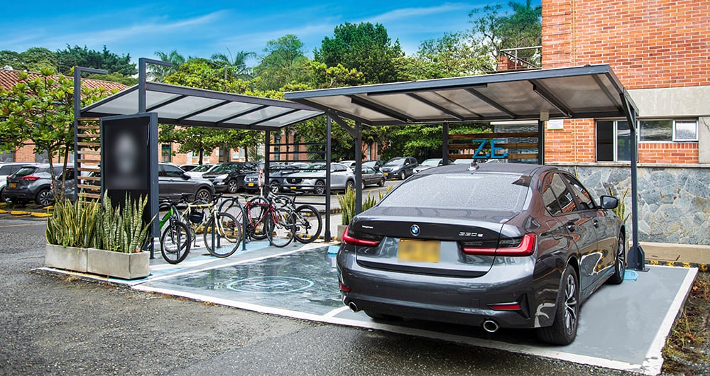 Centro de carga eléctrica gratuita para vehículos en Medellín.
