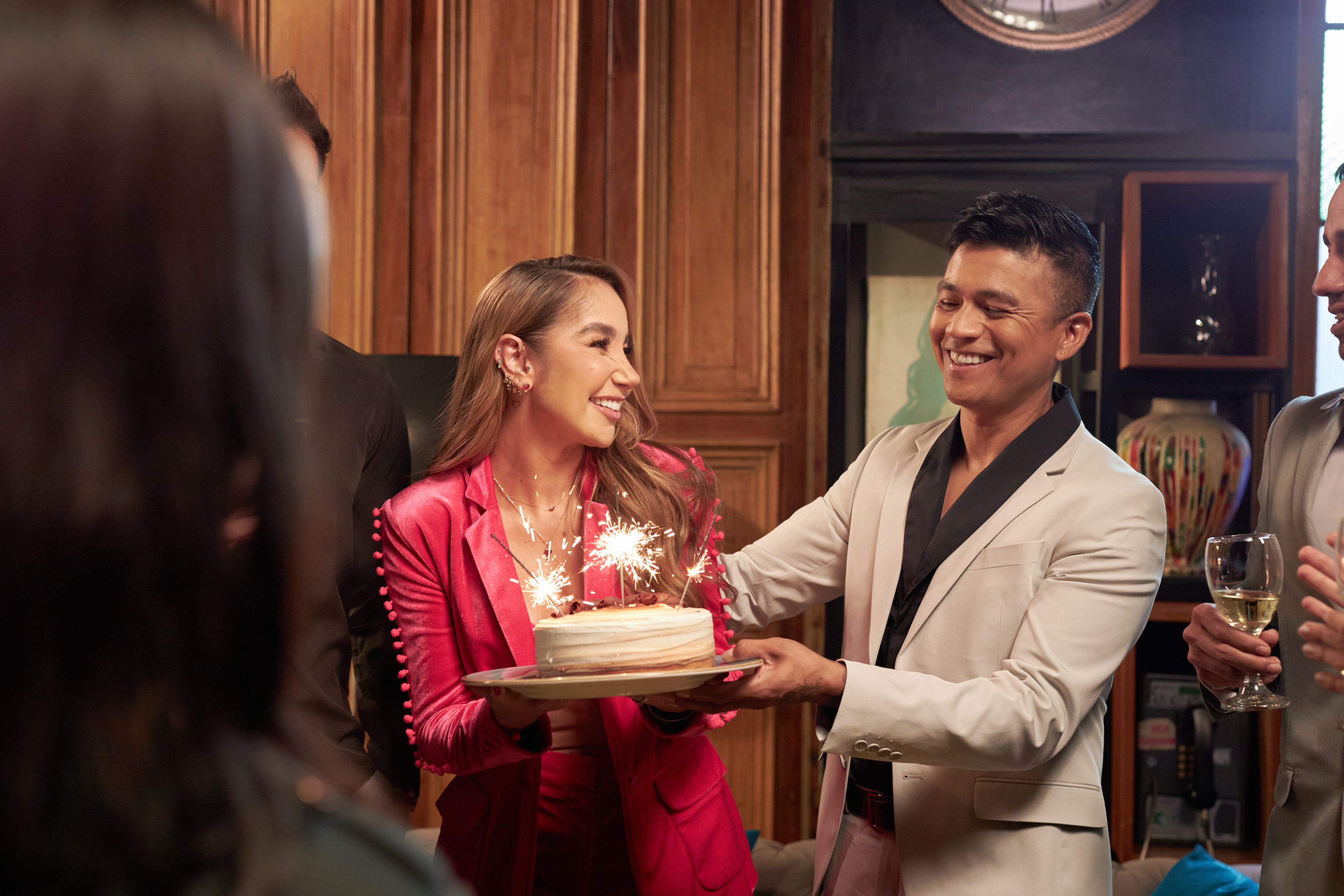 Paola Jara y el chileno  Américo