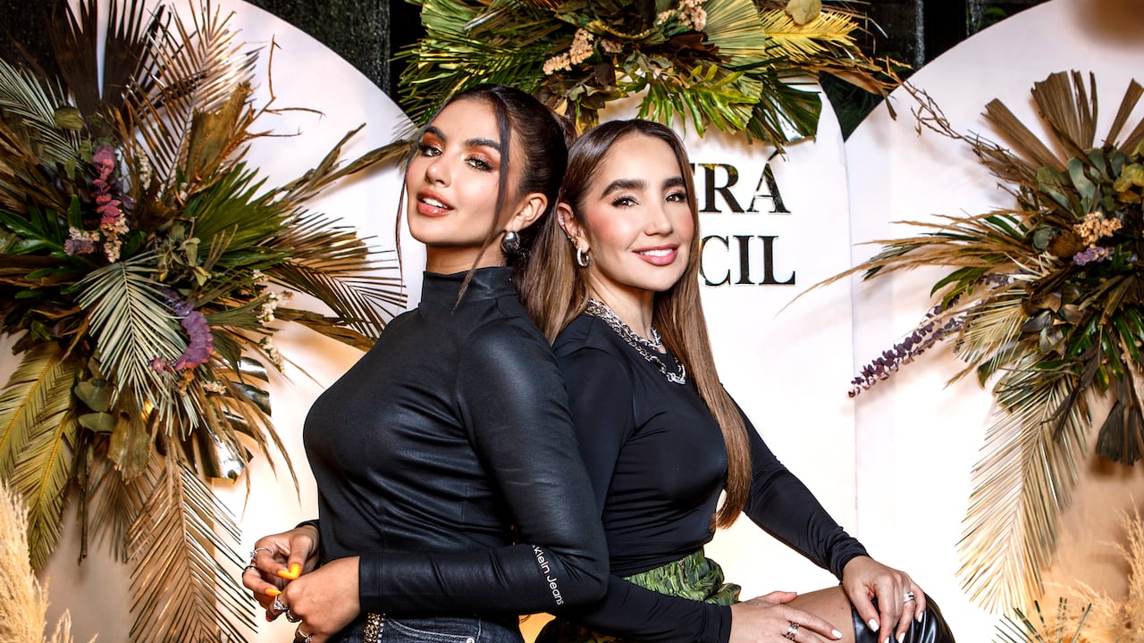 Dayanara Peralta y Paola Jara.