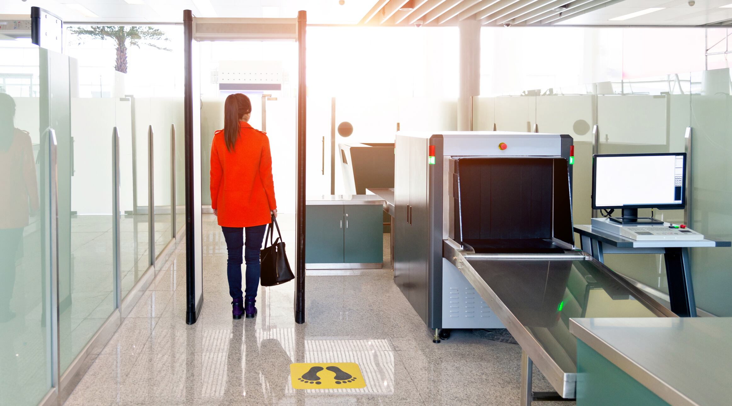 Color rojo en el aeropuerto