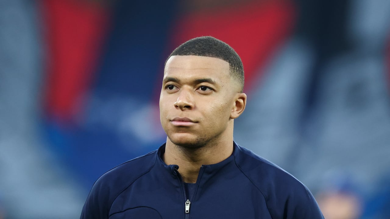 PARIS, FRANCE - MAY 7: Kylian Mbappe #7 of Paris Saint-Germain looks on before the UEFA Champions League semi-final second leg match between Paris Saint-Germain and Borussia Dortmund at Parc des Princes on May 7, 2024 in Paris, France.(Photo by Catherine Steenkeste/Getty Images)
