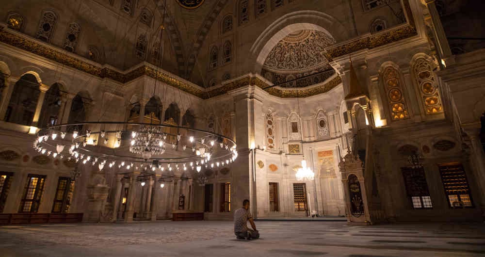 Nuruosmaniye, también conocida como la mezquita de la Luz de Osman, construida en 1755.