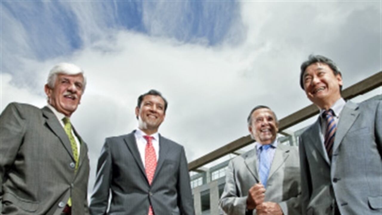 De izquierda a derecha: Francisco J. Sierra, presidente de Incolmotos Yamaha; Javier Alfonso Bohórquez, presidente de Auteco; Arturo Mantilla, vicepresidente de mercadeo de Fanalca-Honda, y Shinobu Kataoka, presidente de Suzuki.