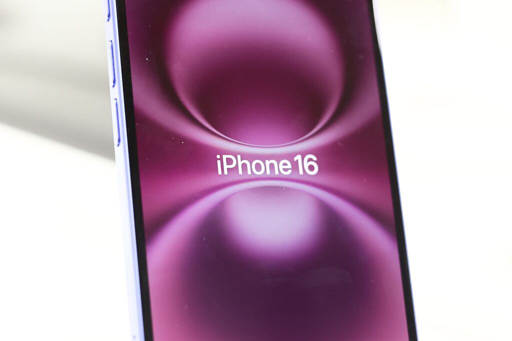 Con la llegada del iPhone 16, Apple ha introducido un botón de cámara que ha suscitado tanto admiración como preocupación, dado que cualquier daño a este elemento puede implicar gastos significativos para los propietarios.