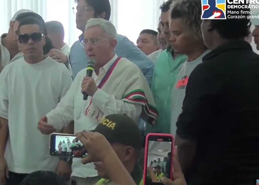 El expresidente Álvaro Uribe desde Riohacha, La Guajira.