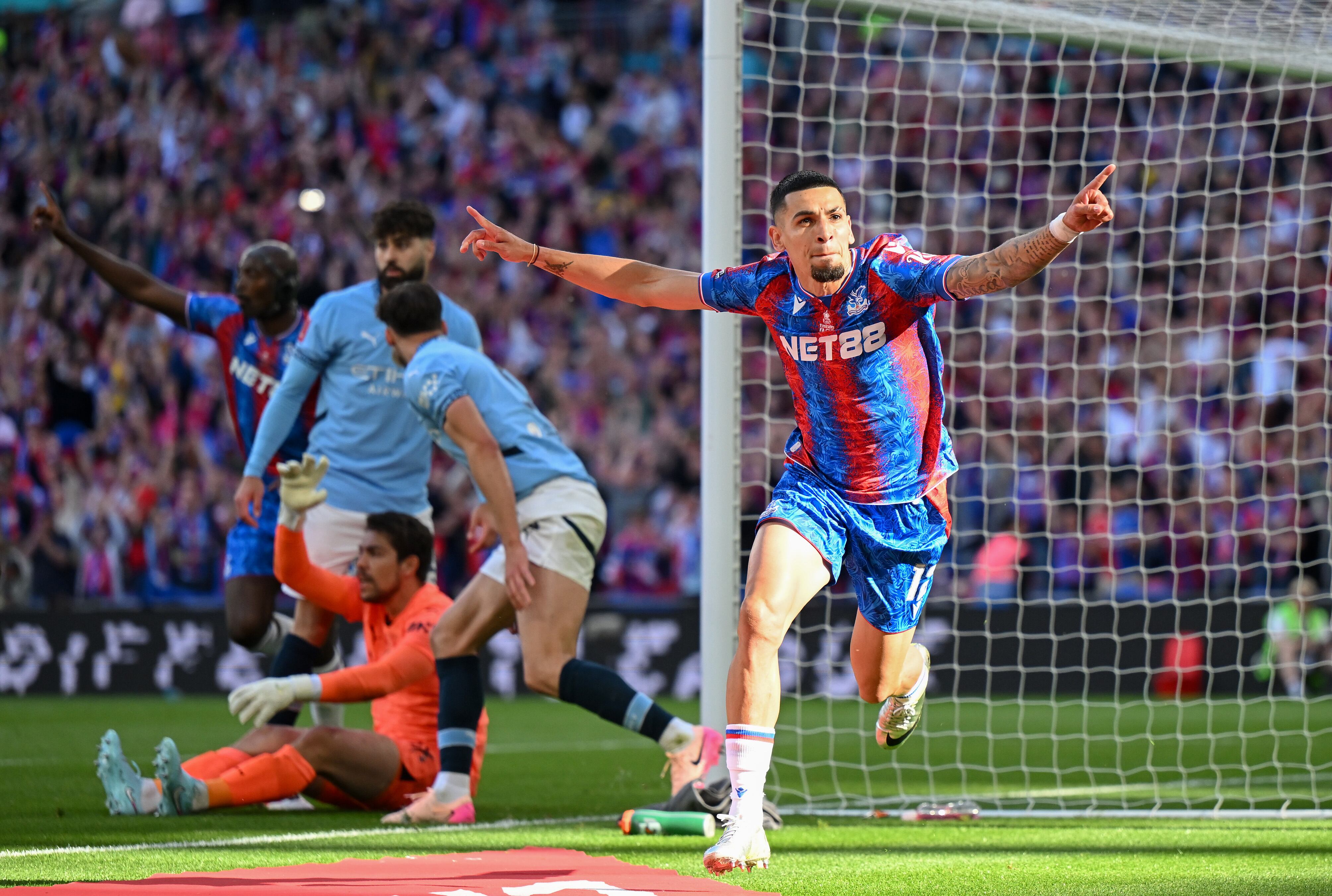 LONDON, ENGLAND - MAY 17: Daniel Munoz of Crystal Palace celebrates scoring his sides goal which is later ruled offside during the Emirates FA Cup Final match between Crystal Palace and Manchester City at Wembley Stadium on May 17, 2025 in London, England. (Photo by Shaun Botterill/Getty Images)