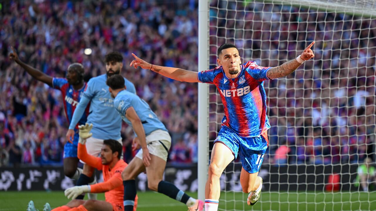 LONDON, ENGLAND - MAY 17: Daniel Munoz of Crystal Palace celebrates scoring his sides goal which is later ruled offside during the Emirates FA Cup Final match between Crystal Palace and Manchester City at Wembley Stadium on May 17, 2025 in London, England. (Photo by Shaun Botterill/Getty Images)