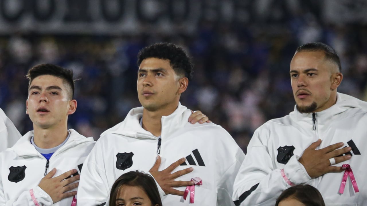 Daniel Ruiz, Stiven Vega y Leo Castro, jugadores de Millonarios FC.