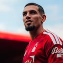 Daniel Muñoz firmó con el Nottingham Forest por tres temporadas
