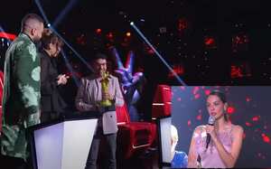 Laura Acuña dejó escapar un par de lágrimas cuando felicitaba a Andrés Cepeda.