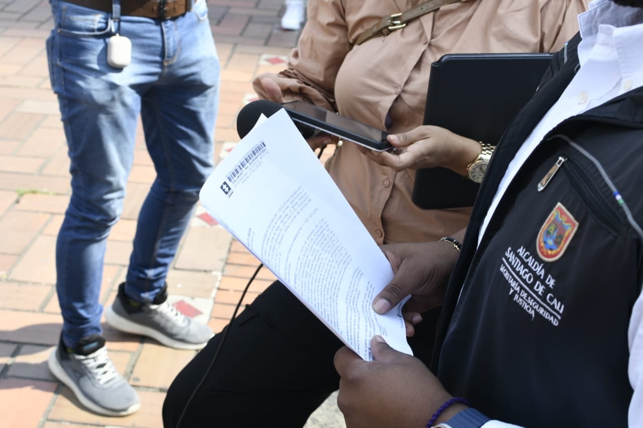 El secretario radicó la denuncia ante la Fiscalía General de la Nación.