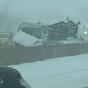 La autopista de peaje de Ohio se ve cerrada en ambas direcciones después de que una colisión masiva bloqueó el tráfico cerca de Sandusky en medio de una severa tormenta de invierno en Ohio , EE. UU., el 23 de diciembre de 2022, en esta imagen obtenida de las redes sociales.