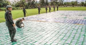 Los carteles internacionales de droga cambian armamento por grandes cantidades de cocaína que exportan hacia EE. UU. y Europa.