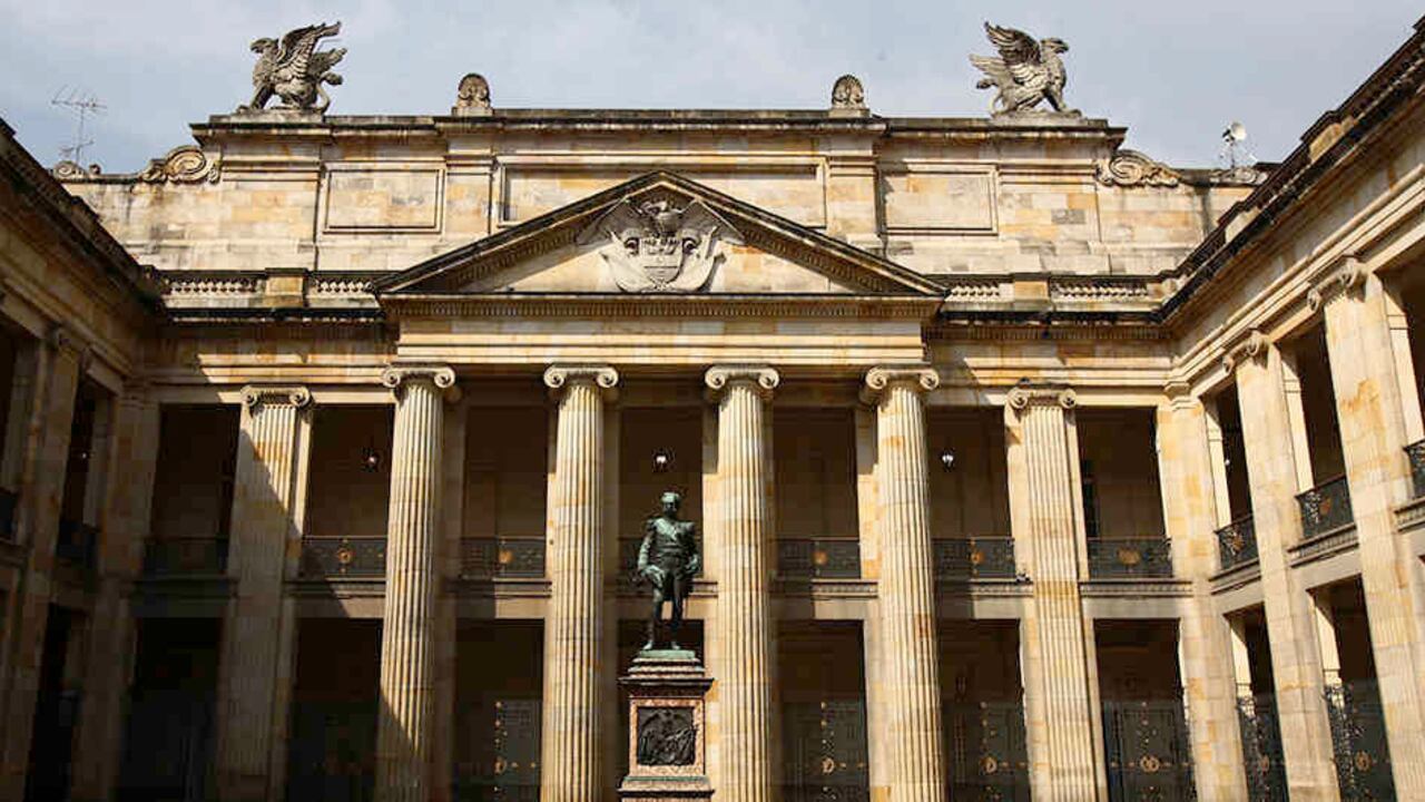 En época de elecciones, los pasillos del Congreso se ven bastante solos.