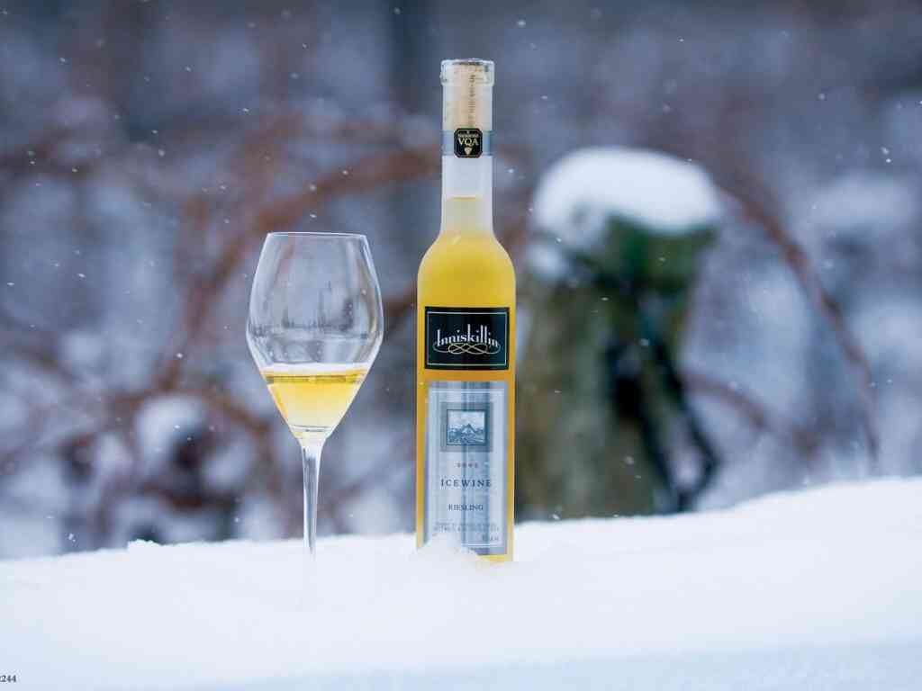 El vino de hielo es uno de los licores característicos de Canadá.