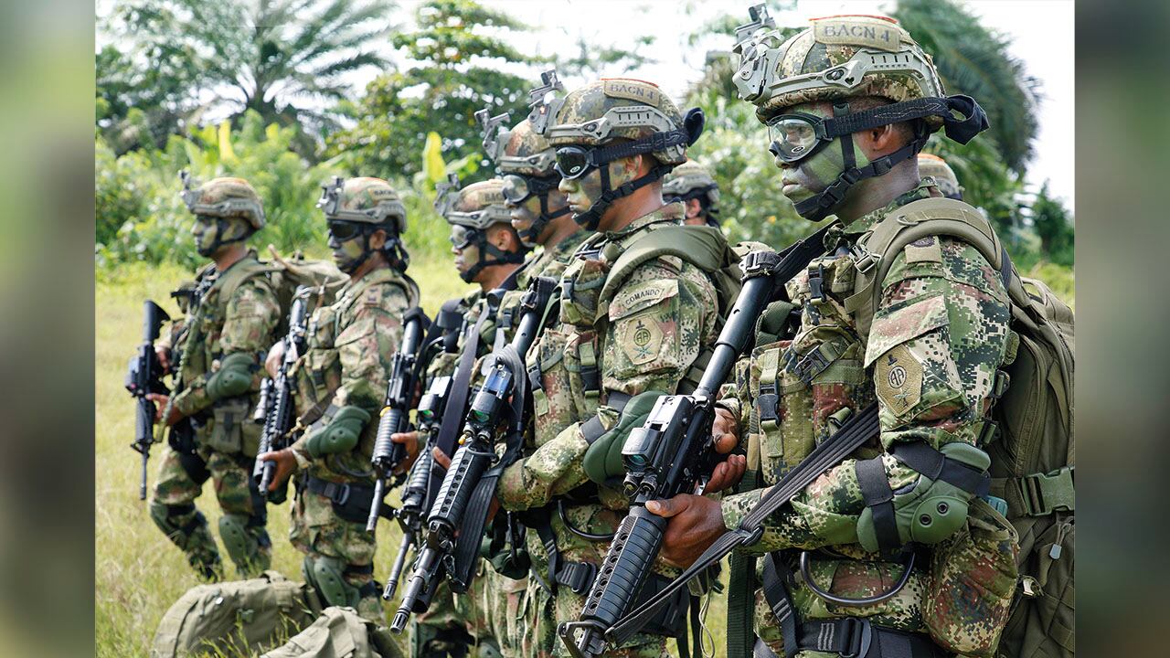 La Policía, el Ejército, la Armada y la Fuerza Aérea se verán afectadas por la crisis Petro-Trump, advierten expertos.