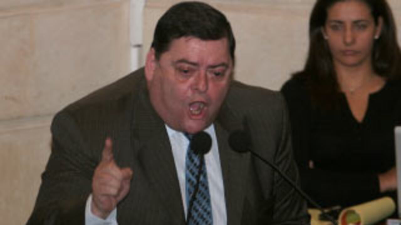 Álvaro García Romero no habló en 10 años en el Capitolio. Hace semanas lo hizo y fue la última vez, por lo menos hasta que salga de la detención ordenada por la Corte. Se entregó luego de varios días de fuga