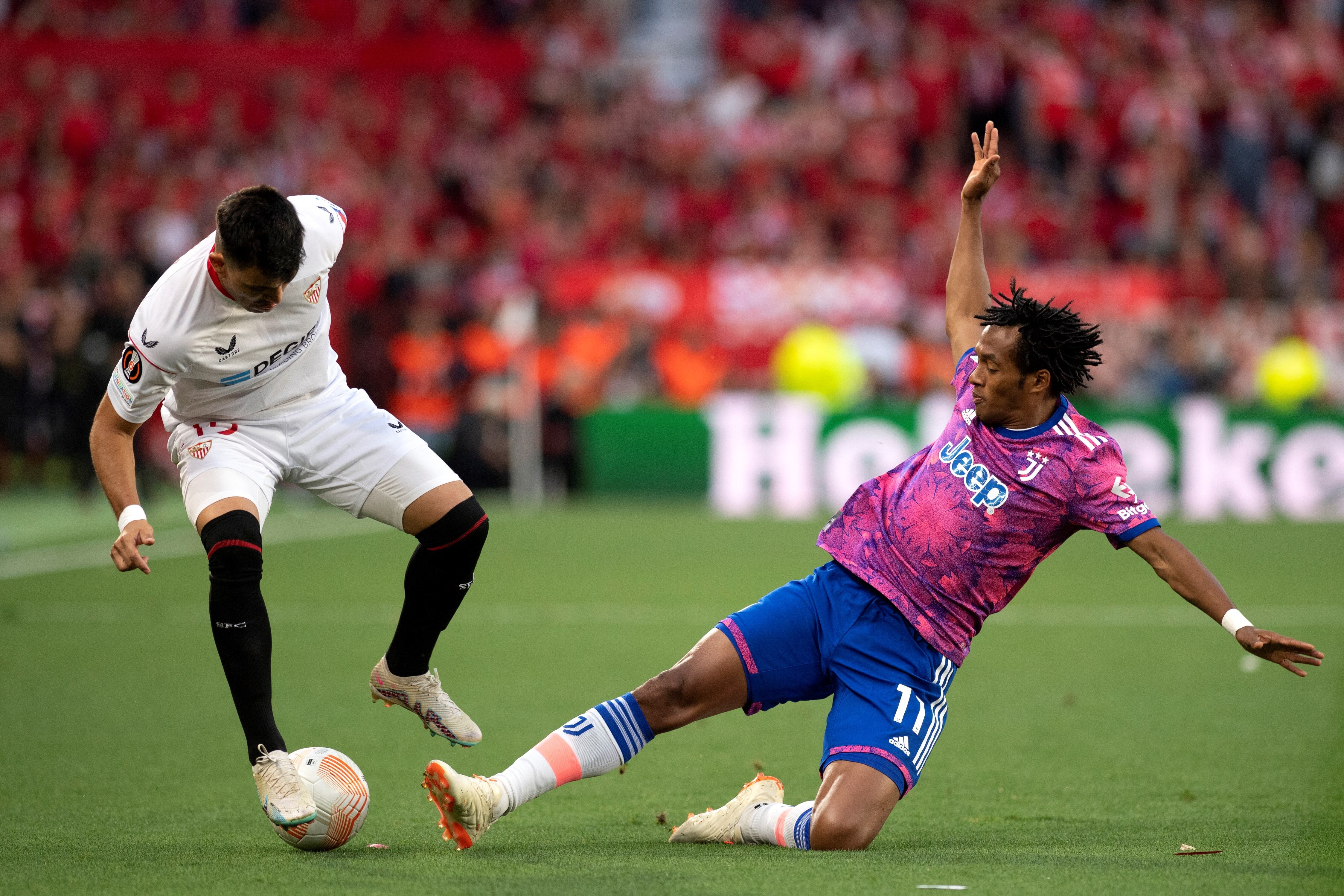 Juan Guillermo Cuadrado fue inicialista en la derrota de la Juventus frente a Sevilla, por la semifinal vuelta de la Europa League.