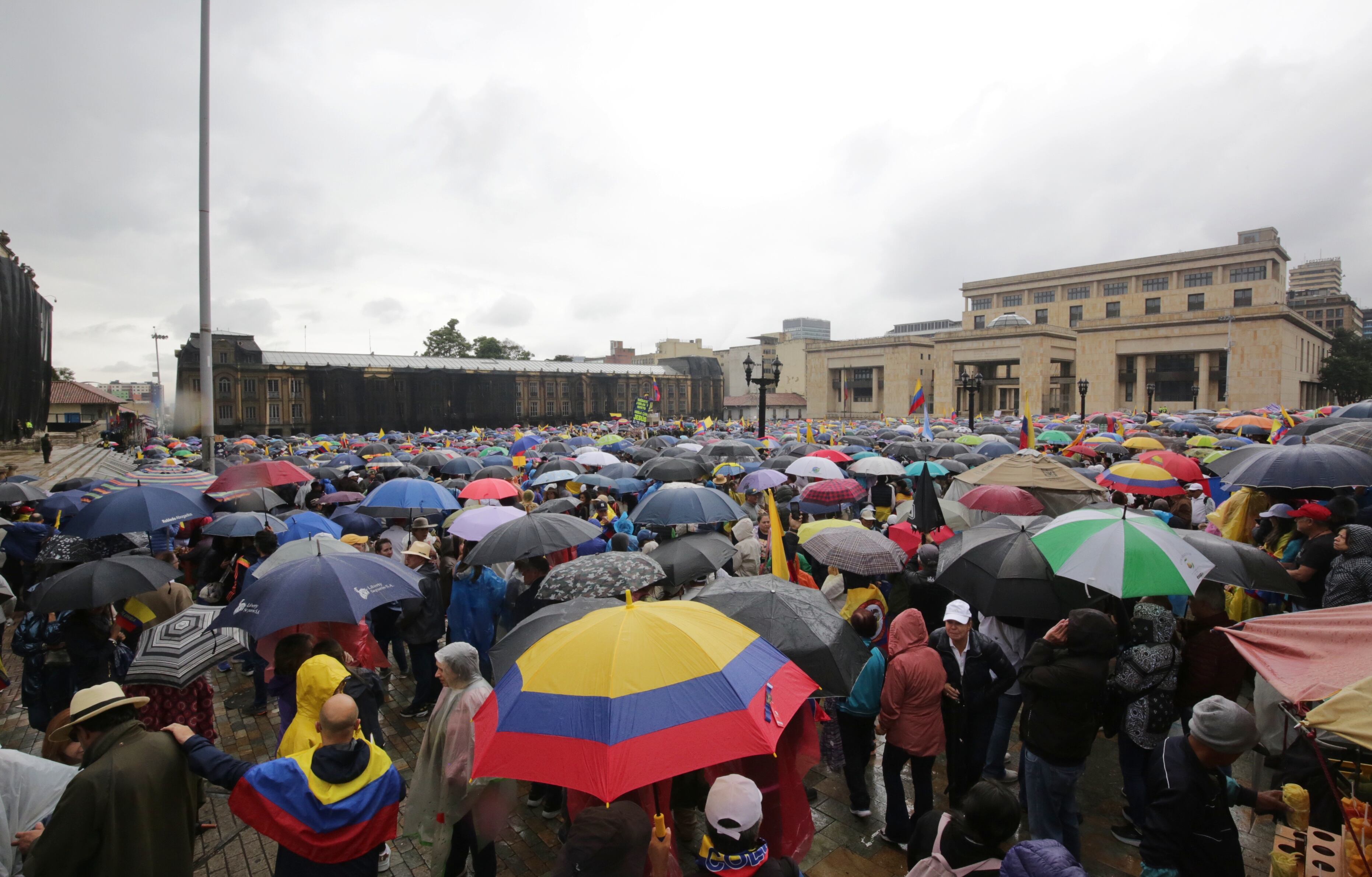 MARCHA 21 DE ABRIL EN CONTRA DEL GOBIERNO DE GUSTAVO PETRO BOGOTÁ