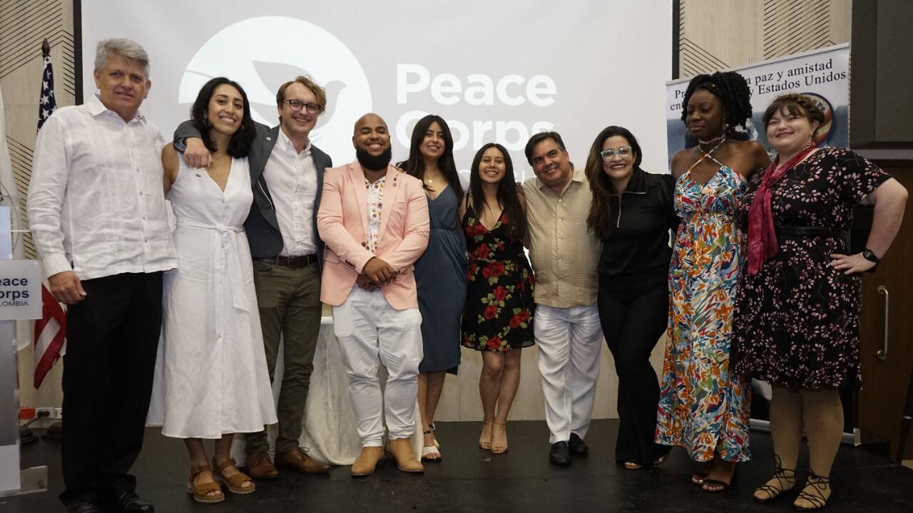 En una ceremonia protocolaria, los siete voluntarios para el Atlántico tomaron juramentación