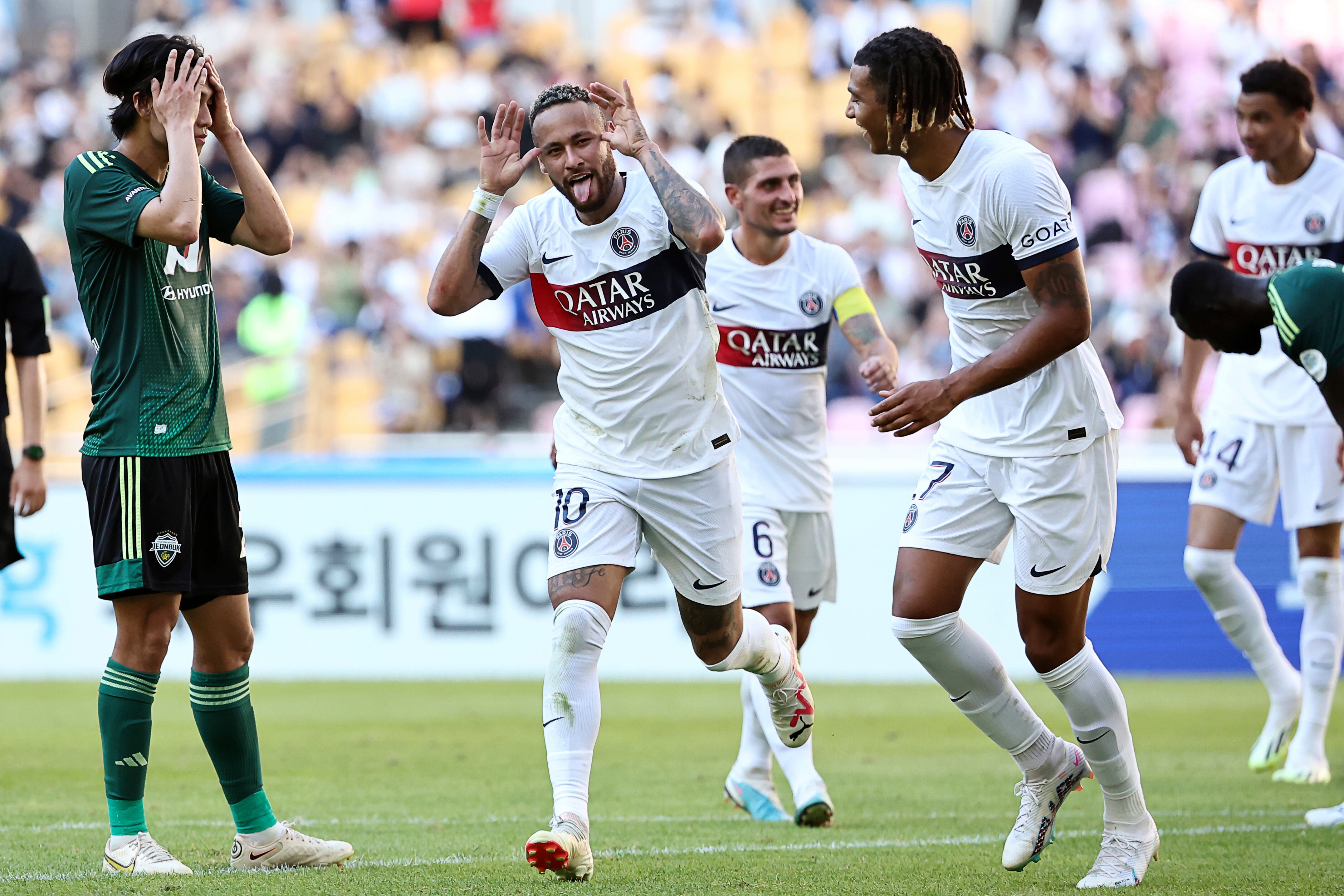 Neymar marcó uno de los goles en el último partido del PSG.