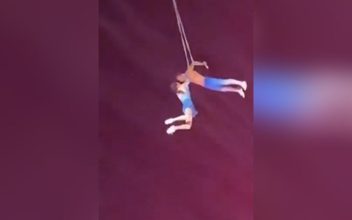 Twitter:@DigitalNewsQR (API)