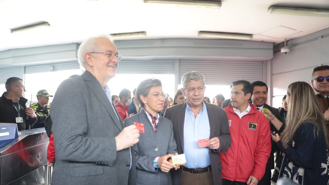 Ministro José Antonio Ocampo en TransMilenio