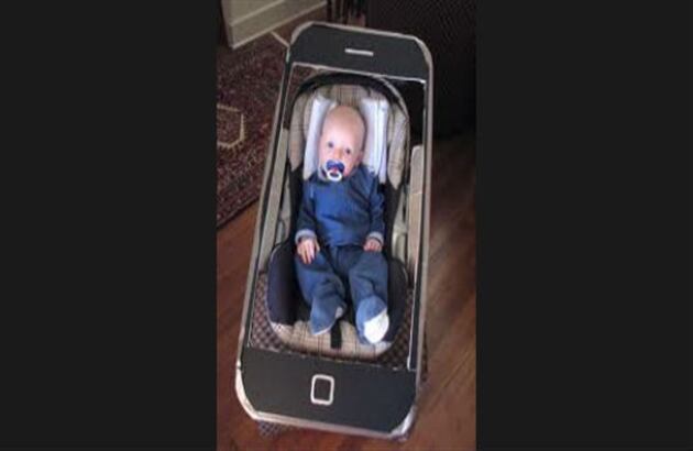 Muchas veces es difícil conseguir un buen disfraz para su bebé, así que si no lo puede disfrazar a él, por lo menos consiga la manera de arreglar el coche o el cargador