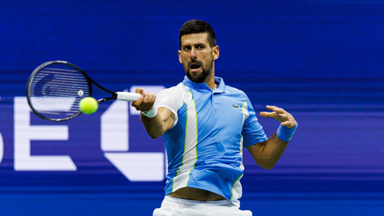 En la final el domingo, Djokovic se topará con Daniil Medvedev, el campeón del US Open en 2021. El ruso avanzó tras doblegar 7-6 (3), 6-1, 3-6, 6-3 al campeón defensor Carlos Alcaraz en la segunda semifinal.