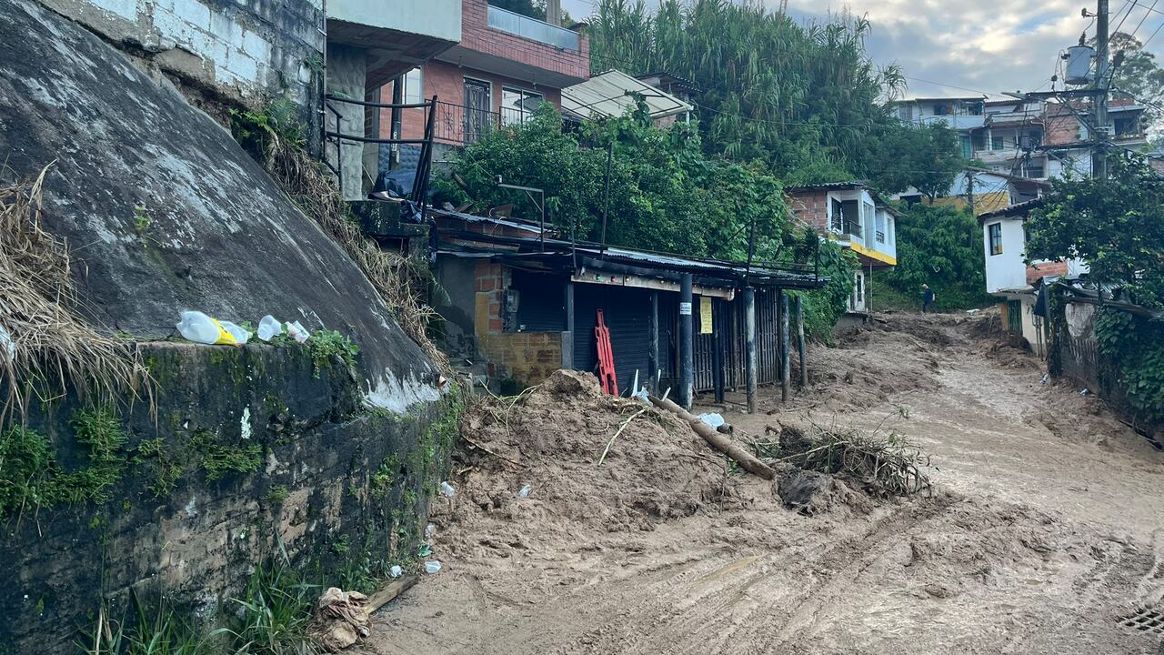 Desde la Alcaldía de Sabaneta informaron a toda la ciudadanía que, frente a la emergencia invernal, trabajan de manera continua y articulada con todas las entidades para atender a las familias afectadas por esta emergencia.