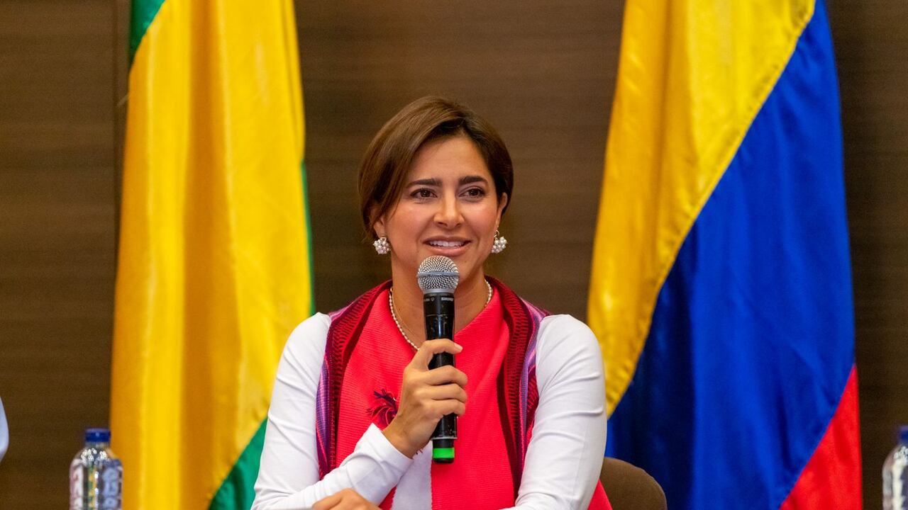 La primera dama, María Juliana Ruiz, hizo parte de la sesión de la Comisión y recalcó su rechazo contra el reclutamiento de menores.