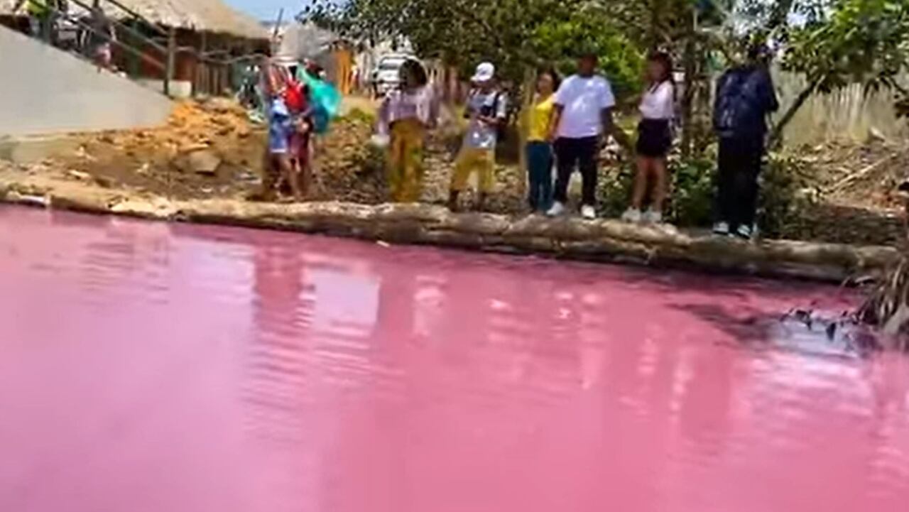 Río rosa en el Urabá antioqueño.