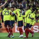 La Selección Colombia Sub-20 celebra en grupo su primer tanto ante Ecuador.