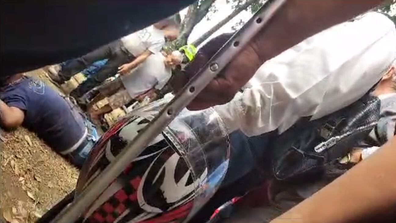 Asesinan a un hombre frente a la Secretaría de Movilidad de Cali.