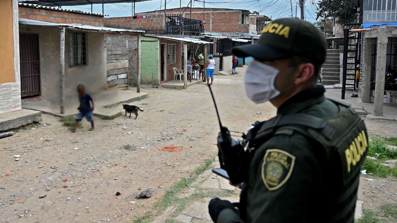 Hombre prestó revolver a menores para supuesto juego que terminó con una víctima/Foto: AFP