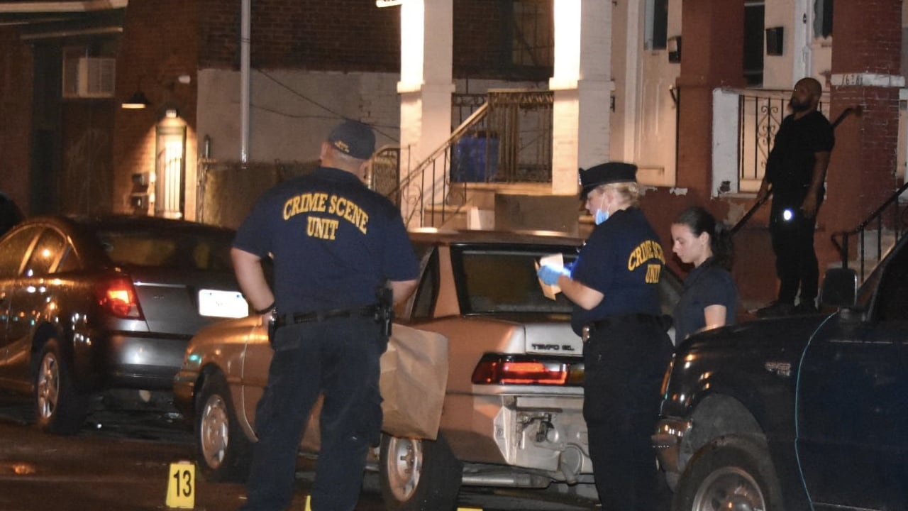 La policía acordonó la zona de la ciudad de Filadelfia donde ocurrió el tiroteo