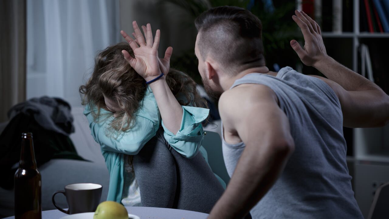 Un hombre con irritabilidad puede tener depresión.