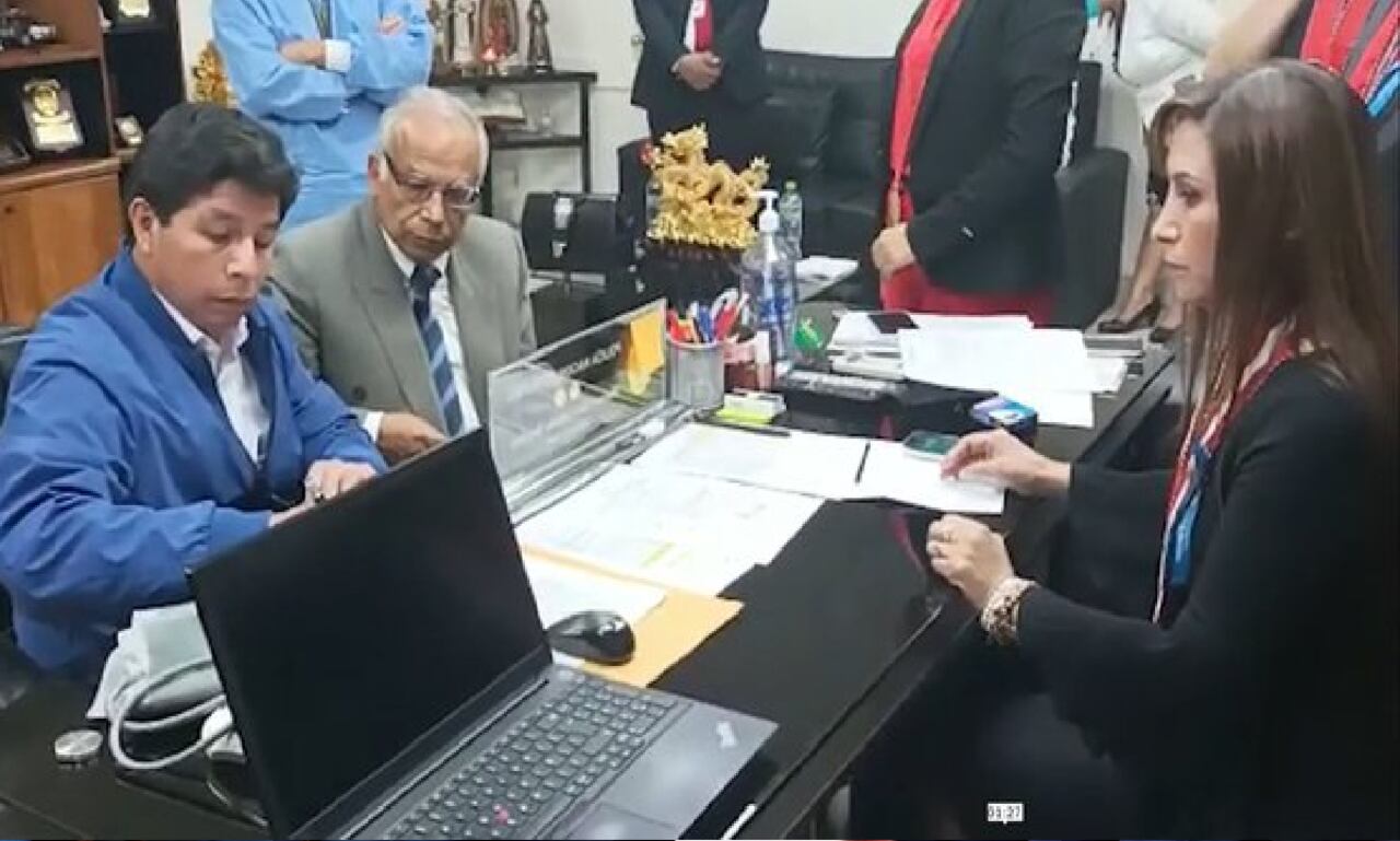 Pedro Castillo es señalado del delito de rebelión. Así fue el momento de la legalización de su captura.