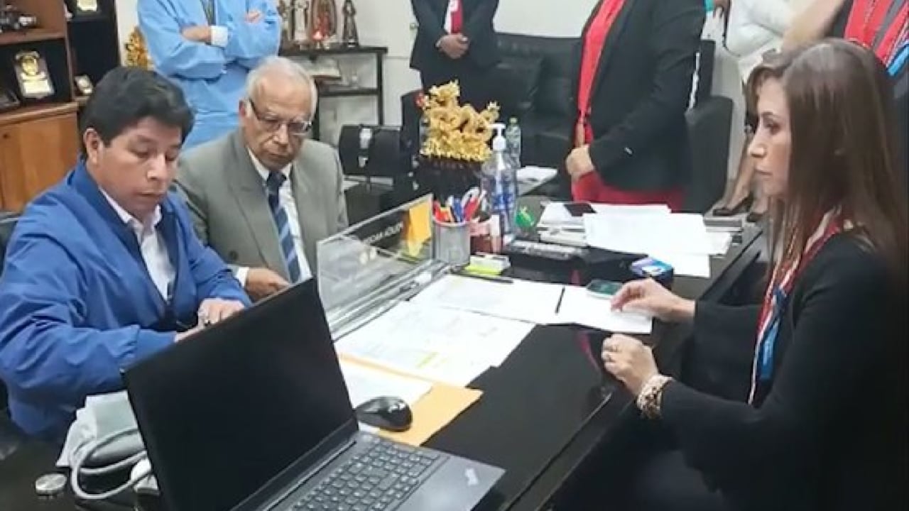 Pedro Castillo es señalado del delito de rebelión. Así fue el momento de la legalización de su captura.