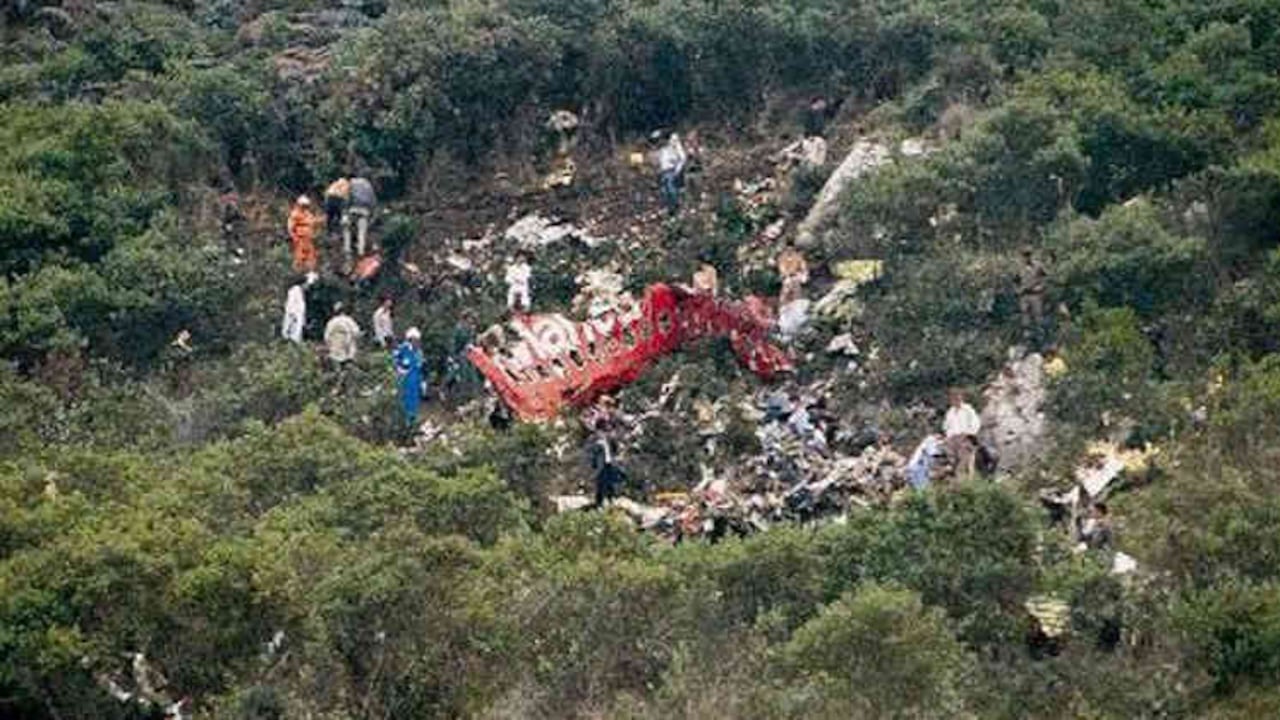El 27 de noviembre de 1989, un Boeing 727-200 que cubría la ruta Bogotá -Cali (Vuelo AV203) produjo una de las más graves catástrofes aéreas de que el país tenga memoria cuando cayó en el municipio de Soacha.